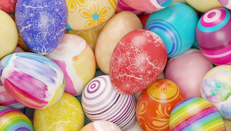 moments-easter-brunch-colorful-eggs