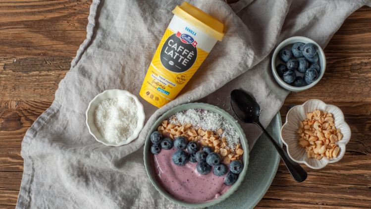 Vanilla Latte Smoothie Bowl-0069_Stage